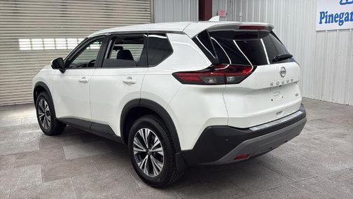 Pearl White Tricoat 2021 Nissan Rogue SV