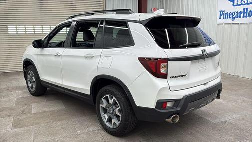 Platinum White Pearl 2023 Honda Passport AWD TrailSport
