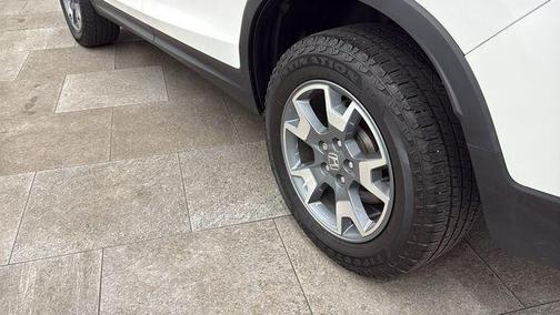 Platinum White Pearl 2023 Honda Passport AWD TrailSport