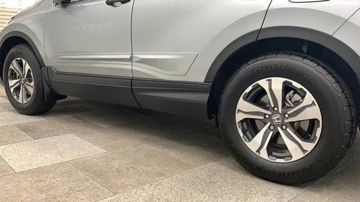 Photo 4 of 31 of 2020 Honda CR-V LX