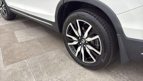 Platinum White Pearl 2022 Honda Pilot AWD Elite