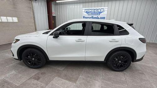 Platinum White Pearl 2026 Honda HR-V AWD Sport