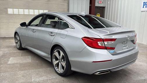 Lunar Silver Metallic 2018 Honda Accord Touring 2.0T