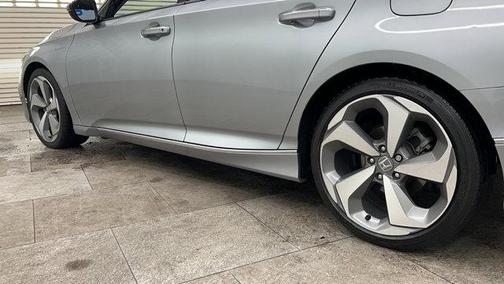 Lunar Silver Metallic 2018 Honda Accord Touring 2.0T