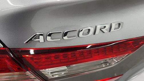 Lunar Silver Metallic 2018 Honda Accord Touring 2.0T