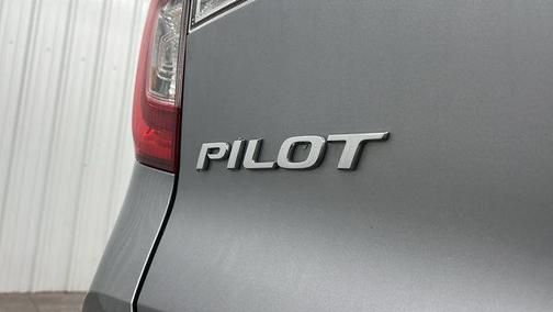 Lunar Silver Metallic 2022 Honda Pilot AWD Special Edition