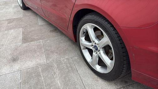Ruby Red Metallic Tinted Clearcoat 2016 Ford Fusion SE
