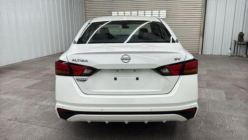 Pearl White Tricoat 2024 Nissan Altima 2.5 SV