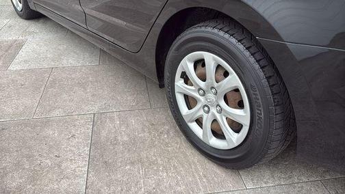 Ultra Black Pearl 2014 Hyundai Accent GLS