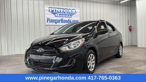 Ultra Black Pearl 2014 Hyundai Accent GLS