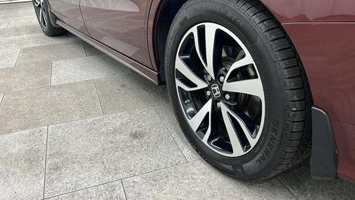 Deep Scarlet Pearl 2018 Honda Odyssey Elite