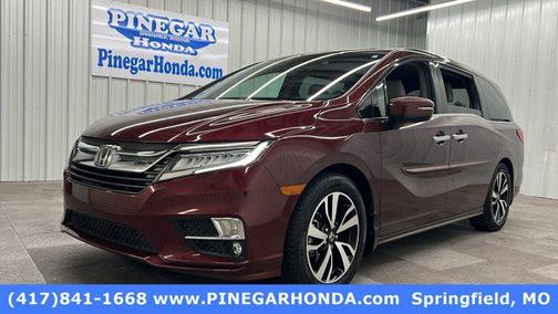 Deep Scarlet Pearl 2018 Honda Odyssey Elite