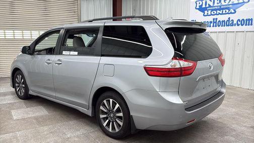 Silver Sky Metallic 2018 Toyota Sienna XLE Premium