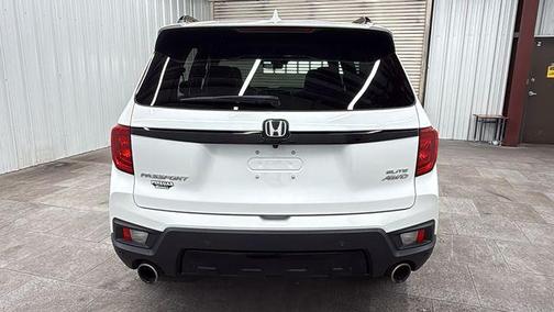 Platinum White Pearl 2022 Honda Passport AWD Elite