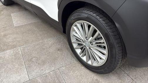 2021 Hyundai KONA SEL