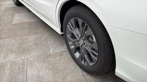 Platinum White Pearl 2027 Honda Odyssey Touring