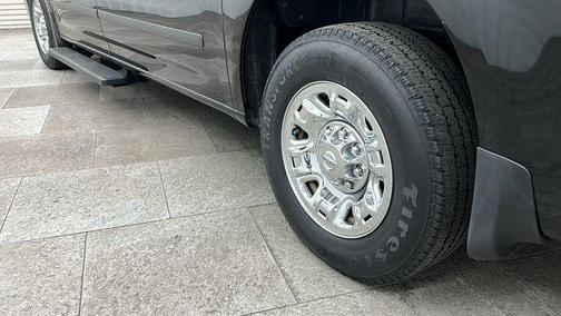 2019 Nissan NV Passenger NV3500 HD SL V8