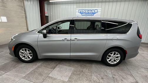 2017 Chrysler Pacifica LX