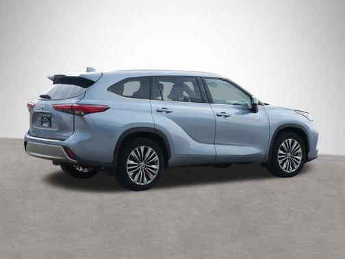 2020 Toyota Highlander Hybrid Platinum