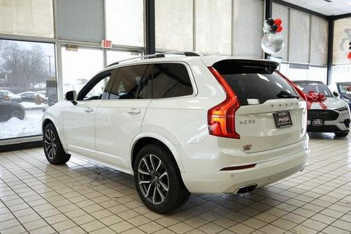2019 Volvo XC90 T6 Momentum