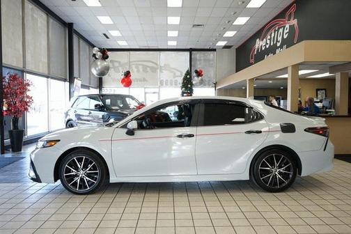 2022 Toyota Camry SE