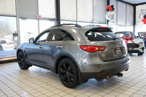 2017 INFINITI QX70 Base