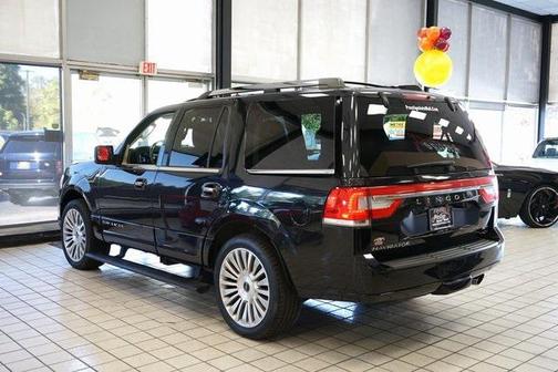 2015 Lincoln Navigator Base