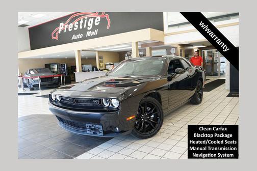 Pitch Black Clearcoat 2016 Dodge Challenger R/T