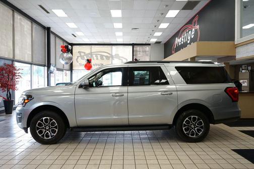 Iconic Silver Metallic 2022 Ford Expedition Max XLT