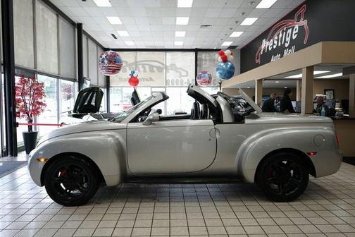2004 Chevrolet SSR Base