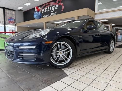 2016 Porsche Panamera 4 Edition