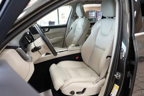 2019 Volvo XC60 T5 Momentum
