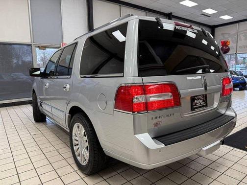 2014 Lincoln Navigator Base