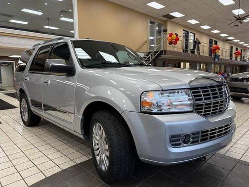 2014 Lincoln Navigator Base