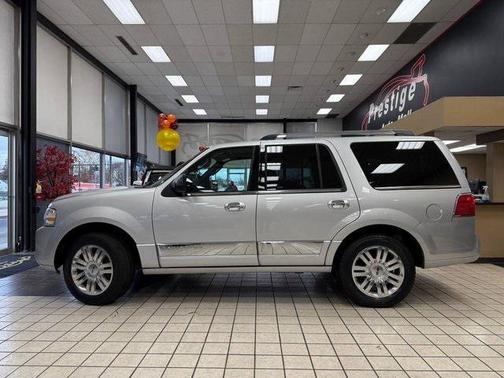 2014 Lincoln Navigator Base