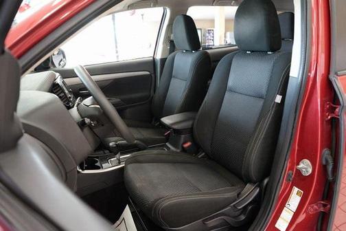 2018 Mitsubishi Outlander ES