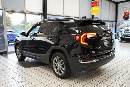 2022 GMC Terrain SLT