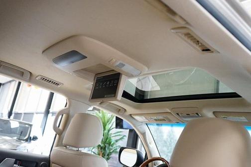 2014 Toyota Land Cruiser Base