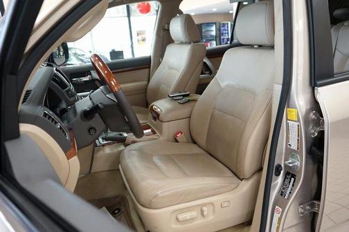2014 Toyota Land Cruiser Base