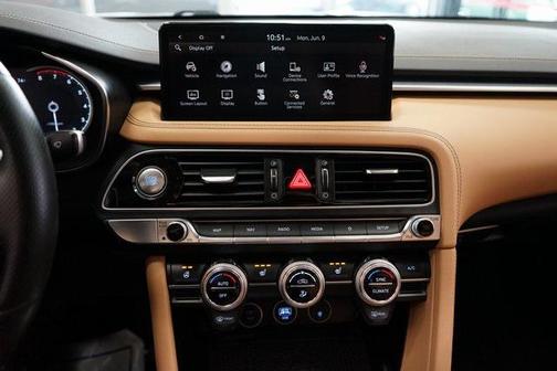 2022 Genesis G70 2.0T AWD