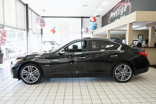 2017 INFINITI Q50 Hybrid Base