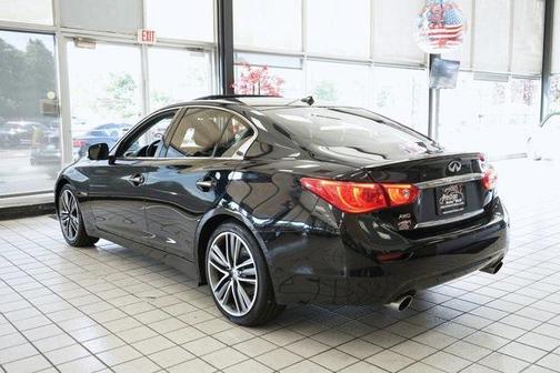 2017 INFINITI Q50 Hybrid Base