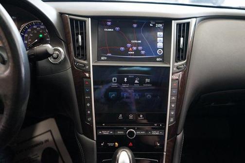 2017 INFINITI Q50 Hybrid Base