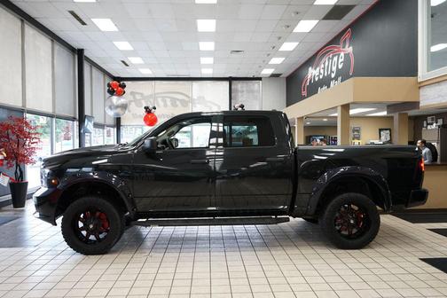 Brilliant Black Crystal Pearlcoat 2019 RAM 1500 Express