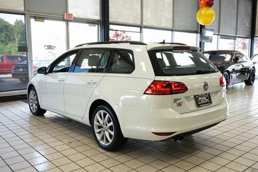 2017 Volkswagen Golf SportWagen TSI SE