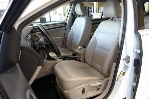 2017 Volkswagen Golf SportWagen TSI SE