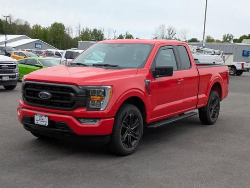 RACE RED 2022 Ford F-150 XLT
