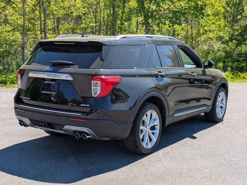 AGATE BLACK METALLIC 2023 Ford Explorer PLATINUM
