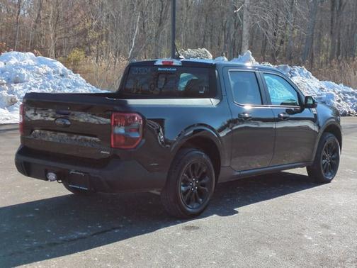 SHADOW BLACK 2024 Ford Maverick LARIAT