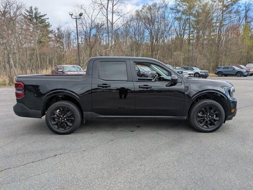SHADOW BLACK 2024 Ford Maverick LARIAT